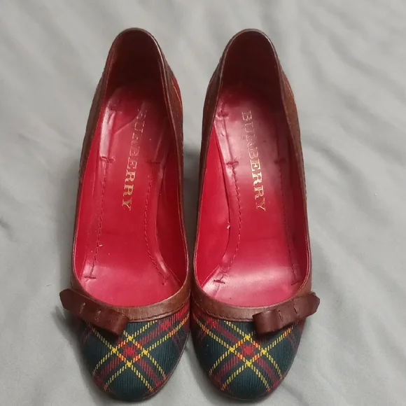 Burberry Women's Plaid Pumps - Brown and Red 35.5 or size 5.5 With Box - Picture 1 of 6